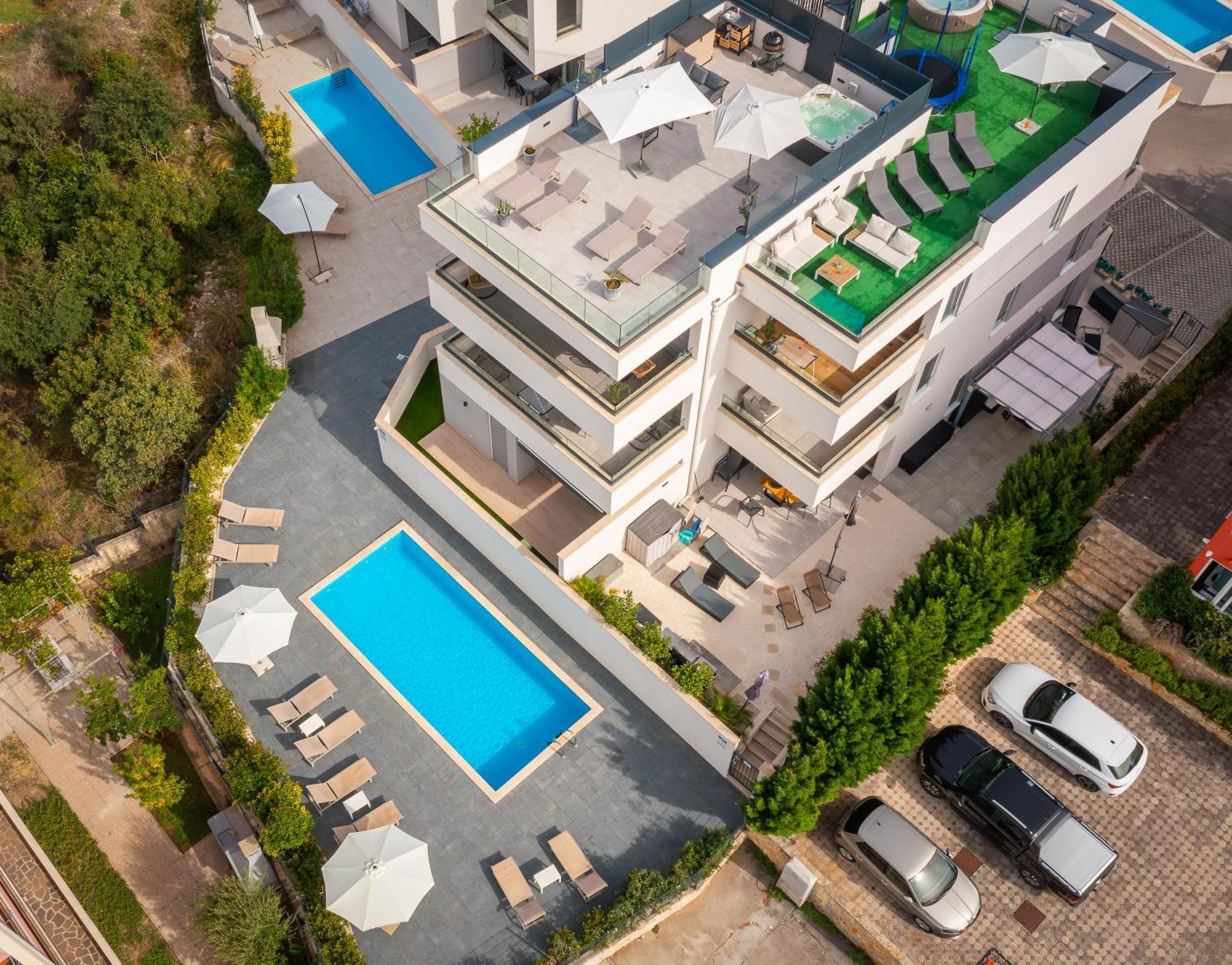 Apartment Alegria In Okrug With Heated Pool, Sea View, Jacuzzi, Wifi 特罗吉尔 外观 照片